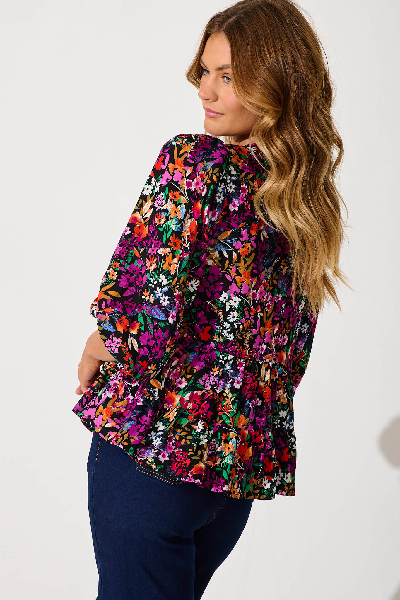 Talena Top In Black Multi Floral