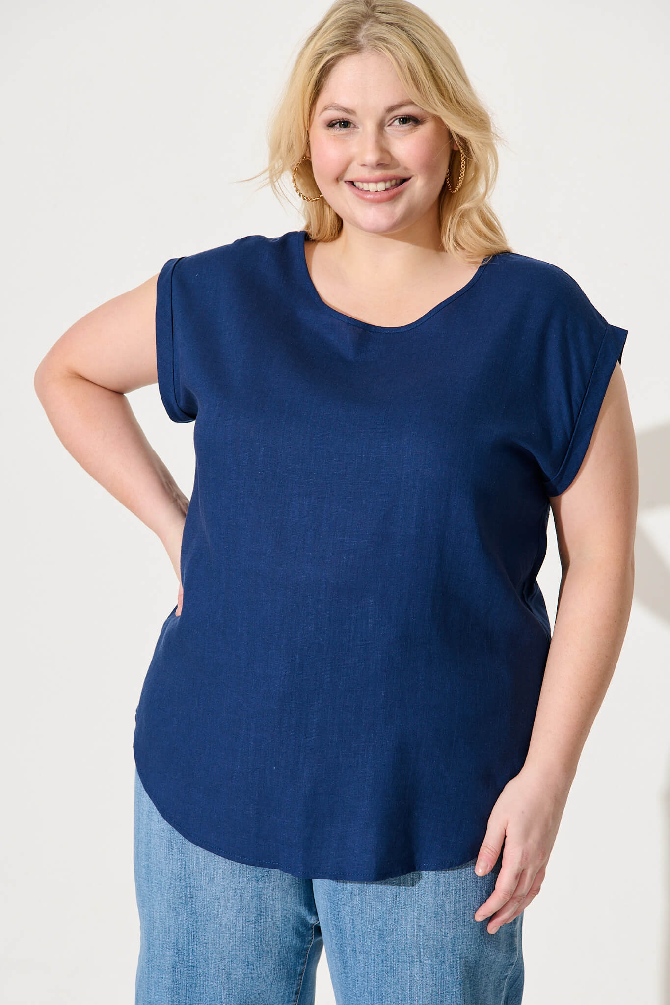 Rejina Top In Navy Linen Blend