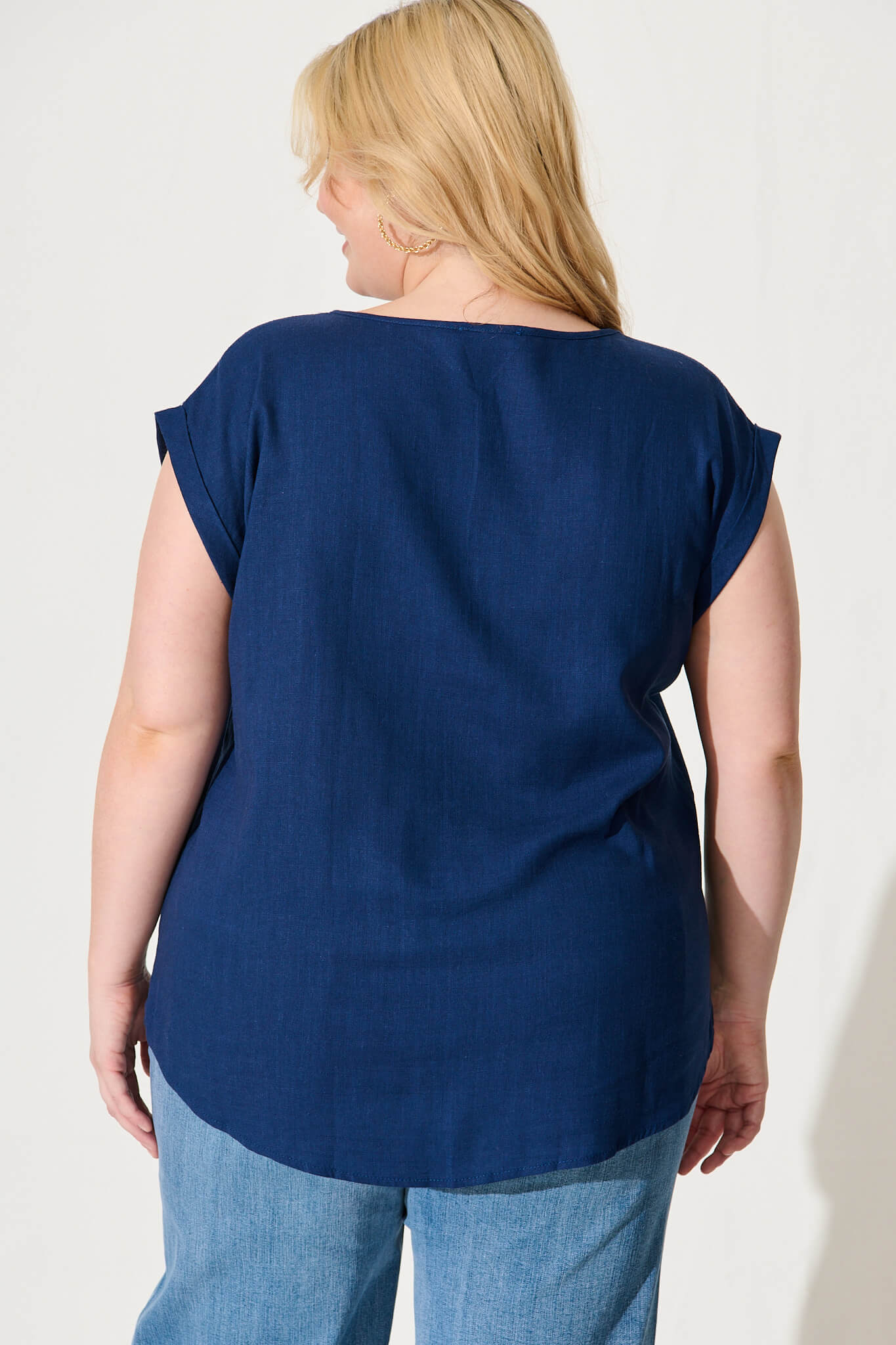 Rejina Top In Navy Linen Blend