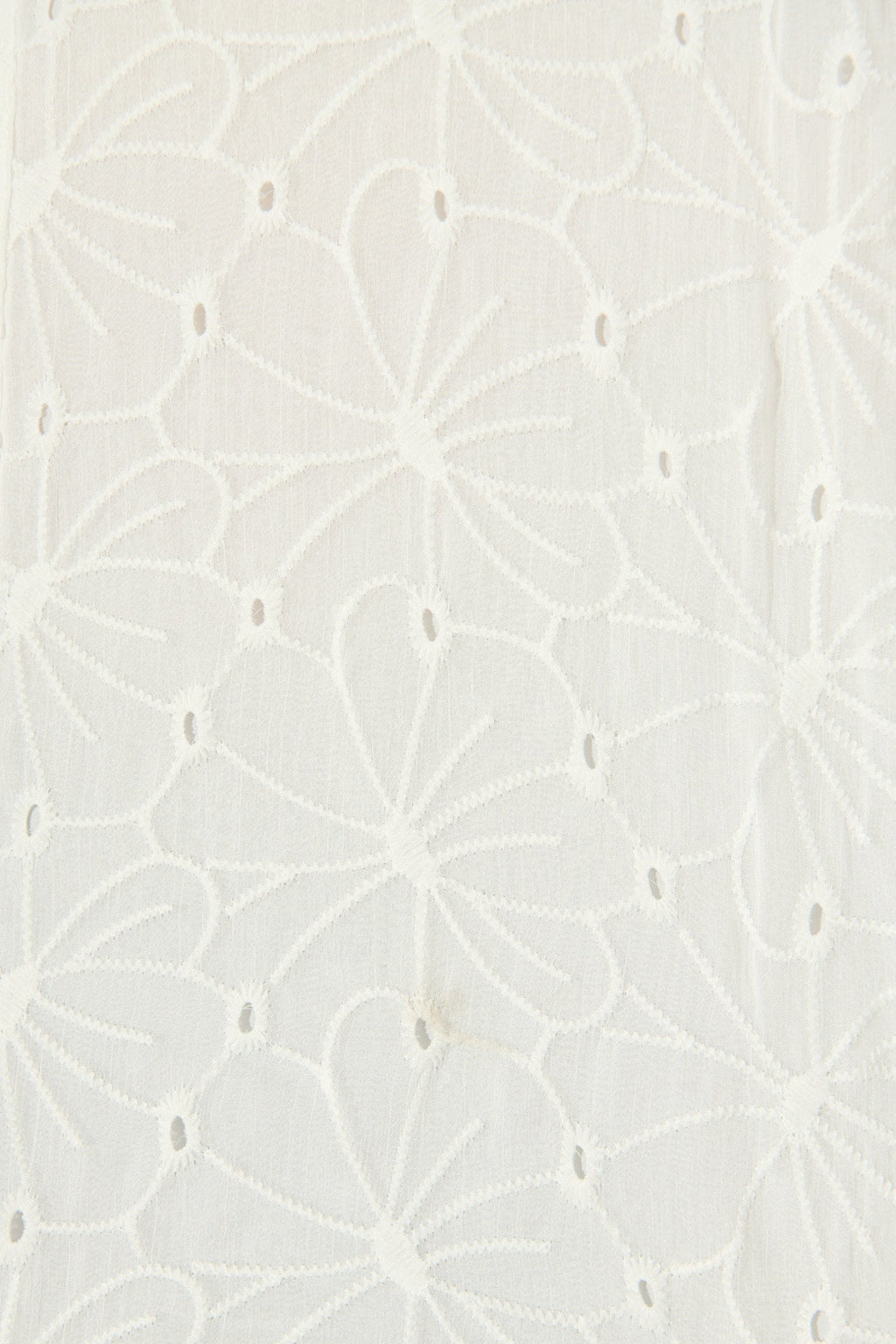 Soft Horizon Top in White Floral Broderie