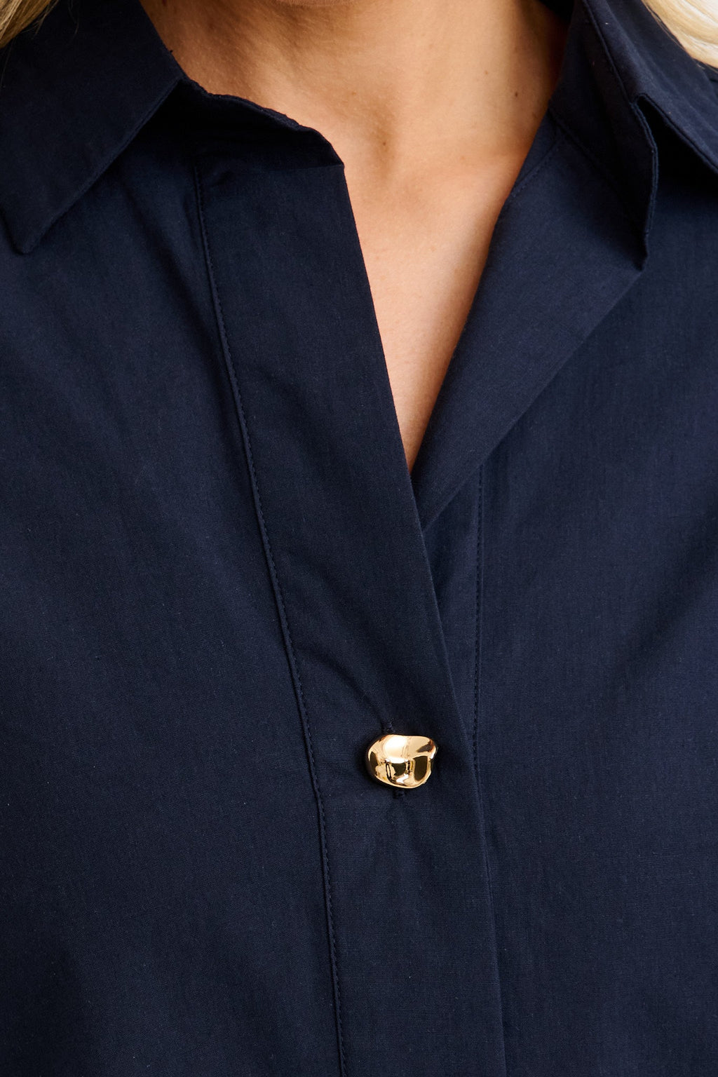 Refined Shirt in Navy Cotton