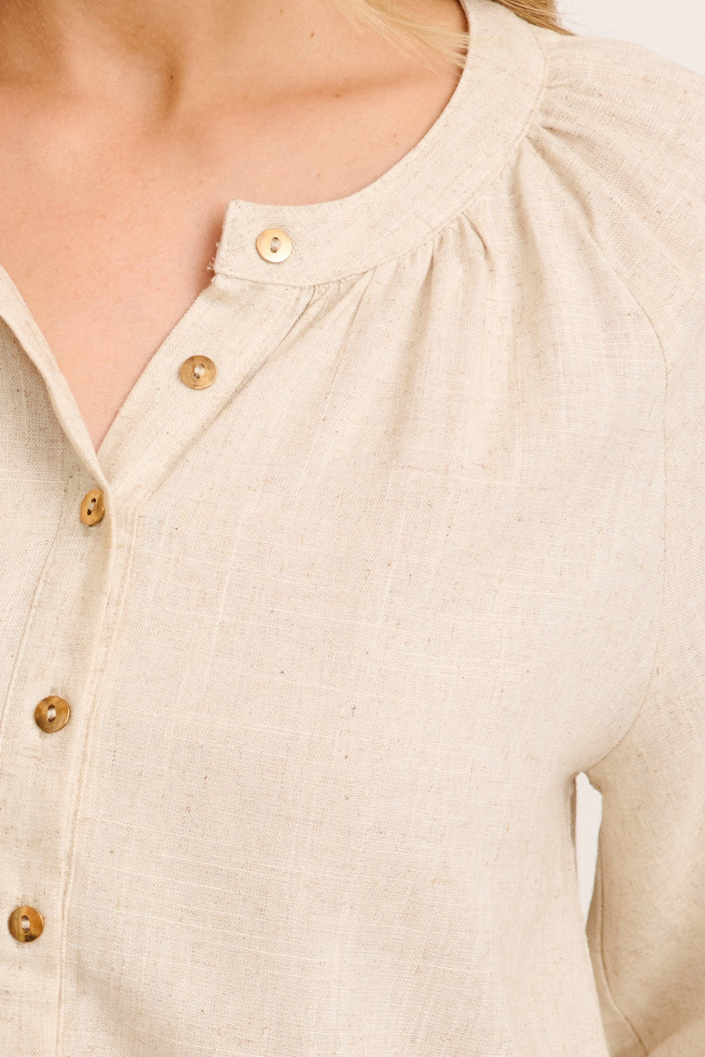 Island Whisperer Top in Oatmeal Linen Blend