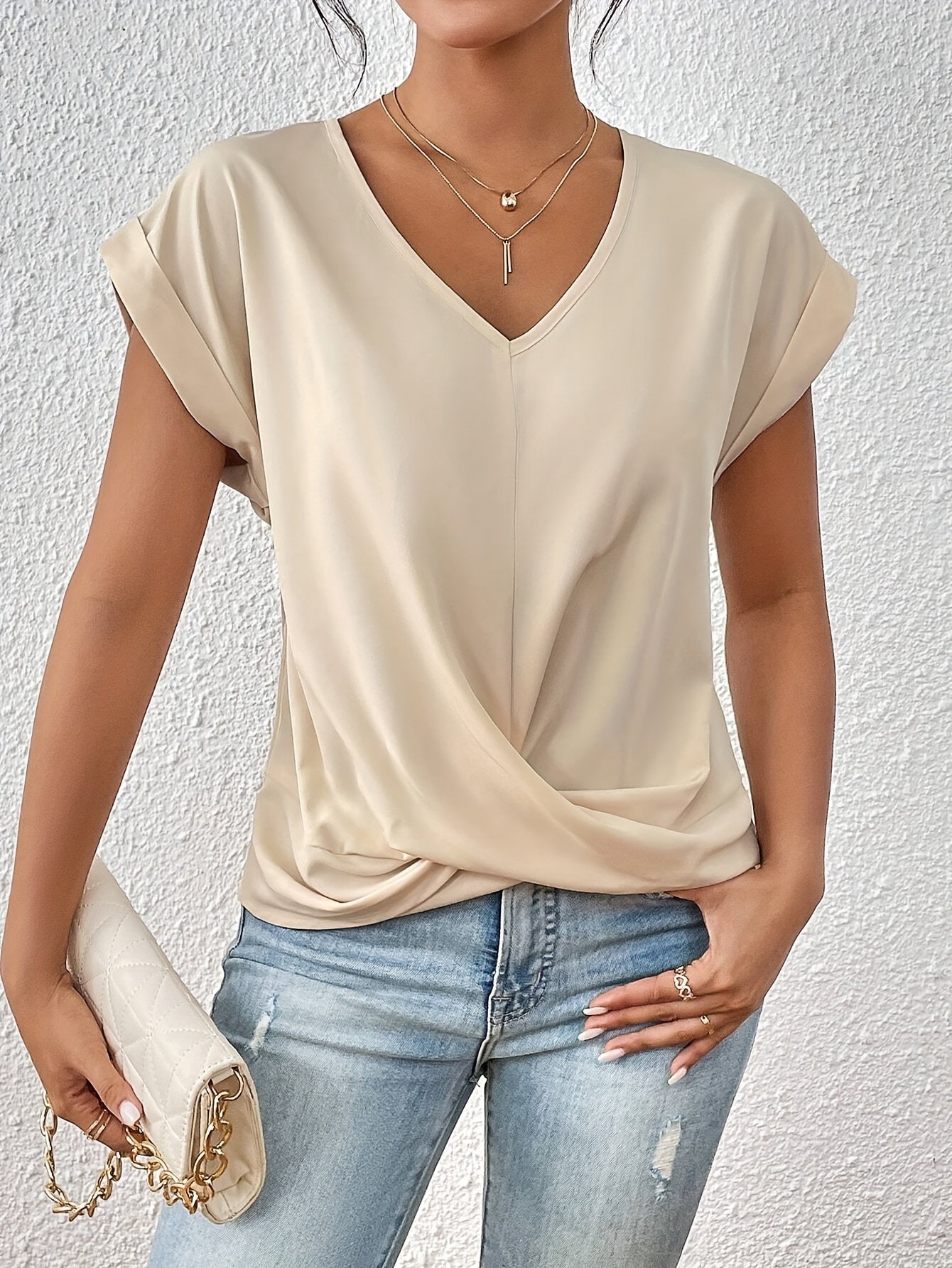 Zoe – Sweetheart Neckline Casual T-Shirt