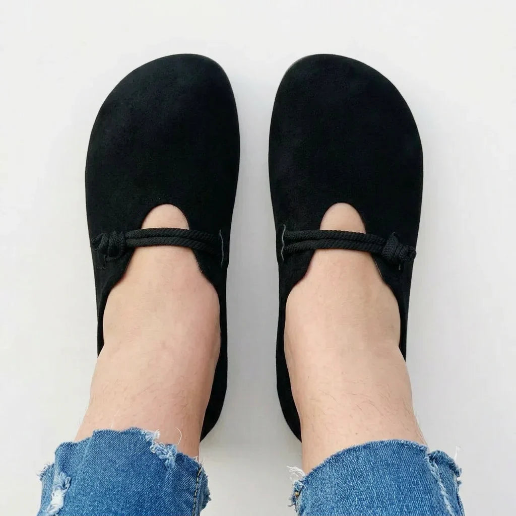 Black / 11
