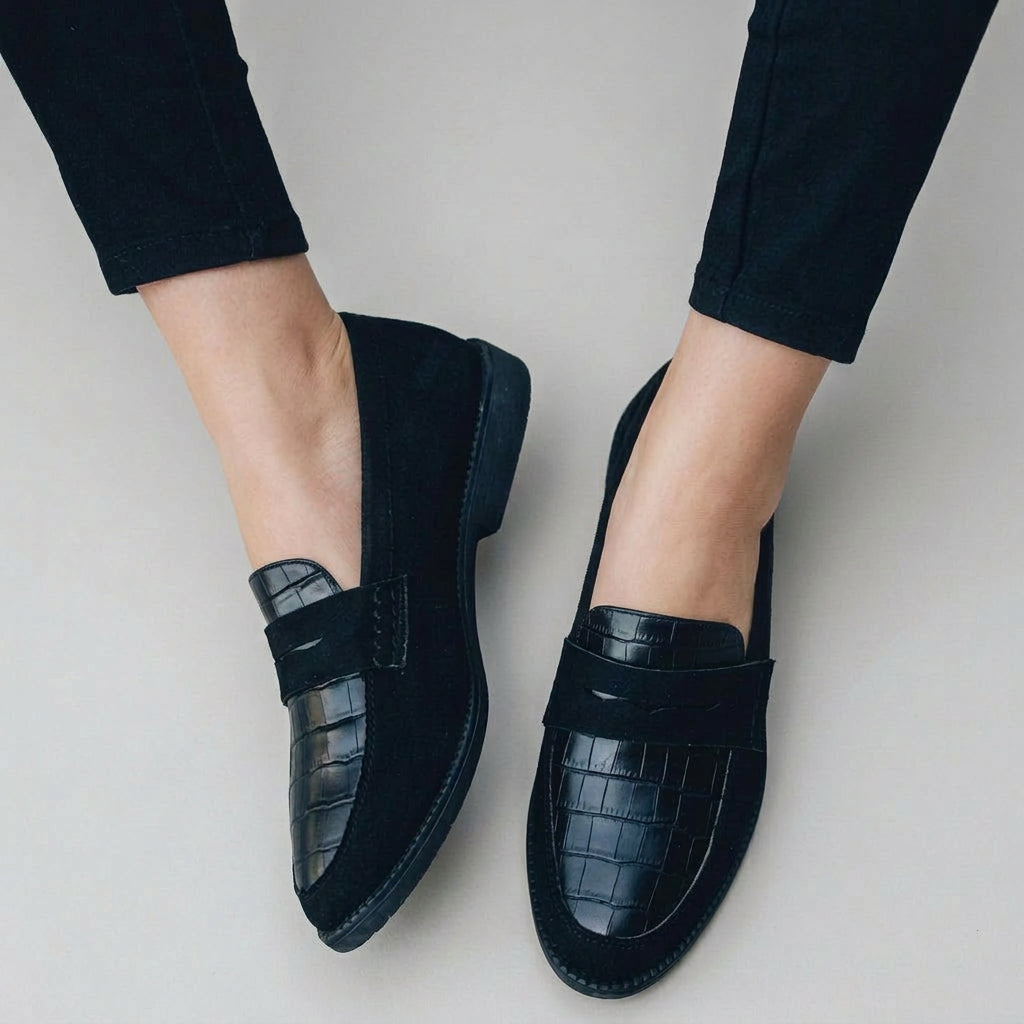 Black / 11