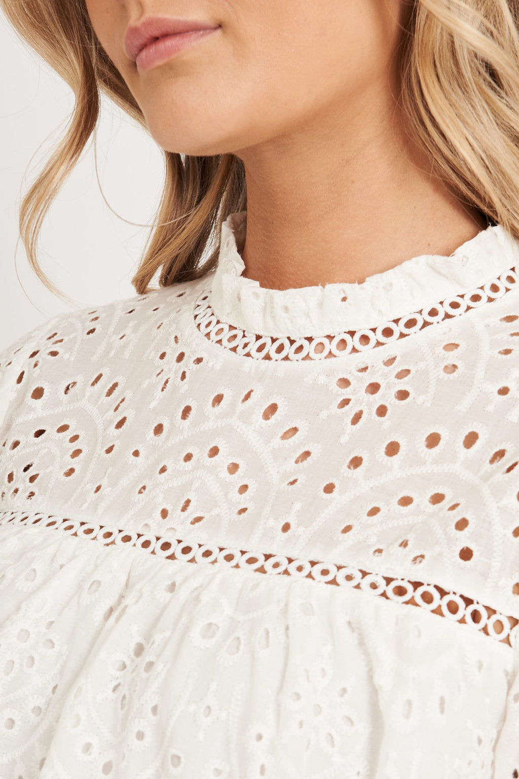 Donia Top In White Embroidery